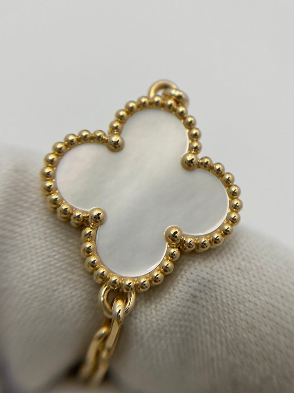 Authentic Van Cleef & Arpels  Mother of Pearl 5 Motifs Vintage Alhambra Bracelet - Picture 2 of 8
